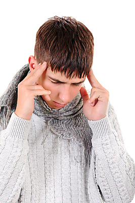 포토 JPG 해외이미지 백인 1 응시 남자 얼굴 생각 청소년 실내 피곤 한명 서기 사람 청년 10대 머리 고통 터치 슬픔 흰색 잡기 사찰 찡그림 질병 상처 공격 스웨터 고민 걱정 싱글 두통 갸우뚱 우울증 해외202004 해외포토 서양인 시선 감정 컬러 컨셉 상의 의학 종교건축 모션 표정 성인 내부 신체부위 파일형식 이미지허브