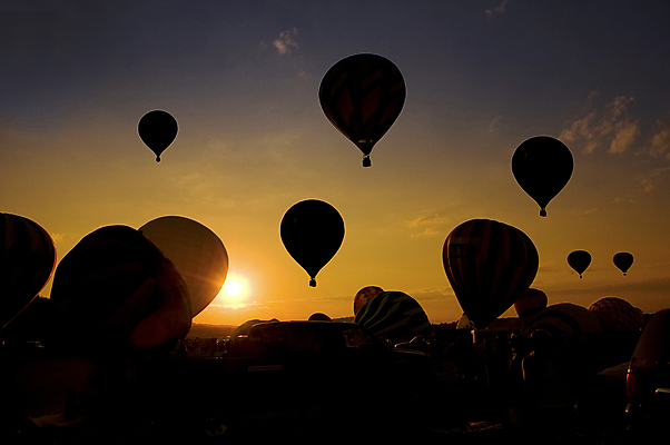 포토 JPG 해외이미지 아침 종류 사람없음 컬러풀 일출 축제 황혼 일몰 새벽 열기구 저녁 항공 시작 오르기 풍선 해외202004 해외포토 주간 자연요소 컬러 항공교통 모션 노을 야간 파일형식 이미지허브