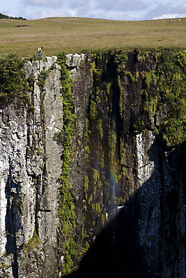 포토 JPG 해외이미지 구름 여행 무지개 자연 휴가 산 사람 풍경 사람없음 야외 세계 골짜기 절벽 바위 부식 브라질 내추럴 몬테네그로 해외202004 해외포토 자연요소 돌_바위 남아메리카 생태계 파일형식 이미지허브