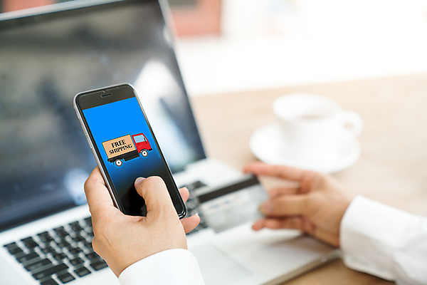 포토 JPG 해외이미지 통신 교통시설 모바일 사람없음 스마트폰 스크린 기차 화물 표현 네트워크 보트 연결 무선전화기 상업 온라인 짐싸기 무료 소셜 해외202004 해외포토 육상교통 교통 배_교통 대중교통 핸드폰 스마트기기 운송업 전화기 시설 파일형식 이미지허브