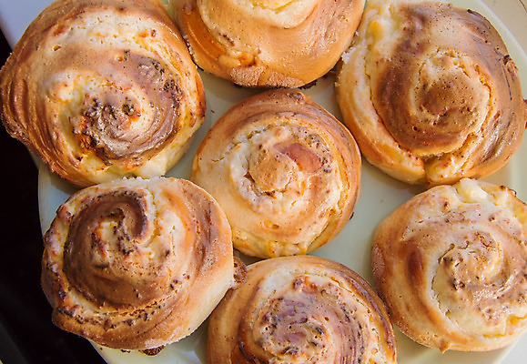 포토 JPG 해외이미지 전통 접시 음식 백그라운드 크리스마스 겨울 휴가 디저트 나선형 덴마크 스웨덴 사람없음 갈색 케이크 빵집 신선 뜨거움 플랫 클래식 달콤 맛 아침식사 설탕 두루마리 굽기 향신료 질감 반죽 브런치 레시피 코코아 미니 번 스터핑 시나몬 어려움 핸드메이드 해외202004 해외포토 식기 계절 기념일 음료 빵 컬러 컨셉 무늬 북유럽 상점 식사 구이 향미료 파일형식 이미지허브