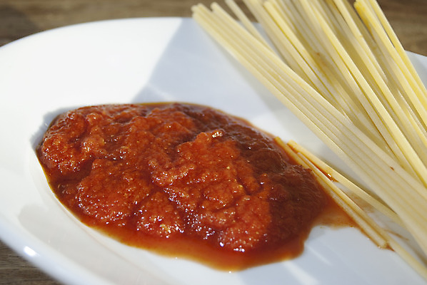 포토 JPG 해외이미지 접시 토마토 파스타 스파게티 사람없음 이탈리아 레시피 살사댄스 해외202004 해외포토 식기 유럽 채소 서양음식 춤 파일형식 이미지허브