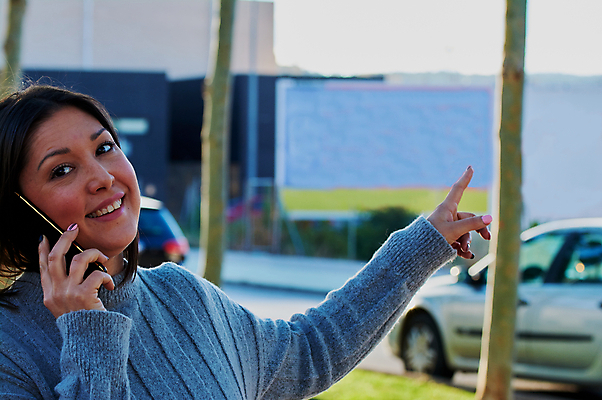 포토 JPG 해외이미지 학생 손 응시 여자 백그라운드 인터넷 텍스트 통신 성공 모바일 새로움 갈색머리 세포 한명 사람 성인 스마트폰 핸드폰 독서 흰색 잡기 오픈 입 메시지 스마트 긍정 충격 부름 타입 고립 문자메시지 셀룰러 해외202004 해외포토 1 헤어스타일 시선 컬러 컨셉 모션 신체부위 전자제품 스마트기기 파일형식 이미지허브