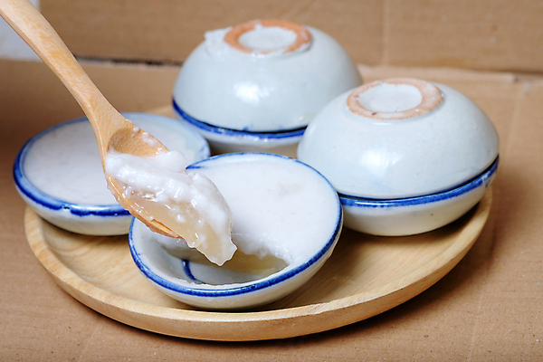 포토 JPG 해외이미지 전통 접시 종이 문화 음식 태국 디저트 건강 요리 동양인 사람없음 목재 장식 컵 숟가락 우유 흰색 신선 달콤 맛 작음 설탕 먹기 크림 밀가루 코코넛 푸딩 백자 커스터드 해외202004 해외포토 나무 식기 아시아 컬러 컨셉 과일 재료 모션 유제품 수저 인종 도자기 크기 가루 파일형식 이미지허브