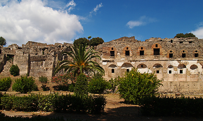 포토 JPG 해외이미지 유럽 문화 여행 건축양식 파노라마 미술 사람 사람없음 건물 여행객 이탈리아 바위 역사 폭발 발굴 폐허 화산 천연기념물 나폴리 로마인 옛날 지진 해외202004 해외포토 건축물 건축 나라 문화예술 산 촬영기법 인종 돌_바위 자연재해 파일형식 이미지허브