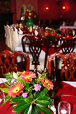 포토 JPG 해외이미지 식기 접시 꽃 안경 결혼 포크 탁자 호텔 회의 전등 발렌타인데이 사랑 사람없음 장식 파티 요식업 식당 와인 숟가락 꽃병 식사 저녁식사 방 축하 발표 분위기 칼 고급 우아함 만족 클럽 소금 후추 설정 정중 스타일 세련 셰이커 해외202004 해외포토 식물 잡화 감정 산업 가구 컨셉 비즈니스 데이이벤트 숙소 조명 주류 수저 이벤트 상점 향신료 파일형식 이미지허브