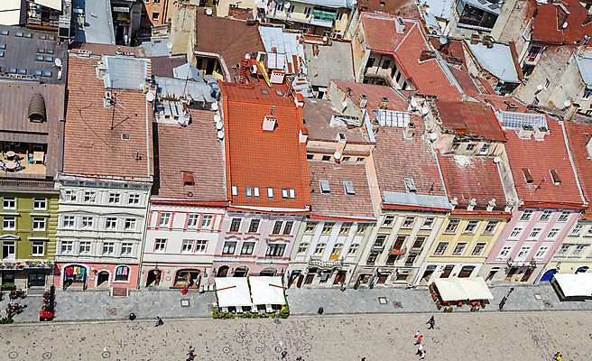 포토 JPG 해외이미지 주택 안테나 사람없음 건물 도시풍경 도시 동유럽 우크라이나 조감도 해외202004 해외포토 건축물 유럽 통신 풍경 파일형식 이미지허브