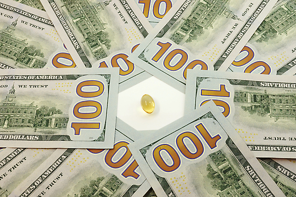 포토 JPG 해외이미지 백그라운드 컨셉 돈 건강 병원 사람없음 치료 초록색 알약 약 노란색 달러 고통 흰색 하트 재산 약초 질병 약국 예방 두통 처방 중독 조제 돌봄 부정부패 약사 화학물질 해외202004 해외포토 모양 감정 컬러 의학 모션 금융 풀_식물 화학 만들기 파일형식 이미지허브