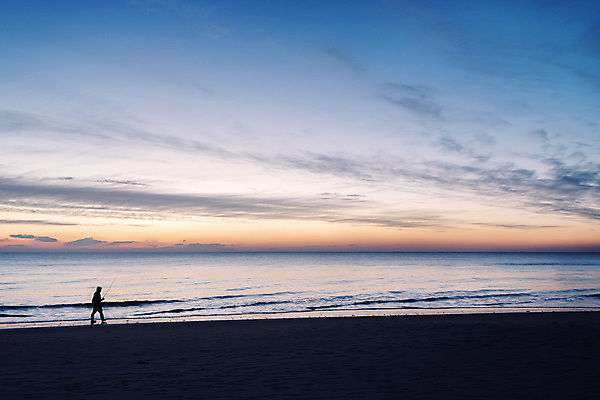 포토 JPG 해외이미지 남자 실루엣 바다 자연 하늘 낚시 휴식 풍경 해변 사람없음 야외 물 여름 환경 일몰 산책 고독 은퇴 낚시꾼 파라다이스 해외202004 해외포토 자연요소 계절 감정 컨셉 레저 촬영기법 사람 노을 생태계 파일형식 이미지허브
