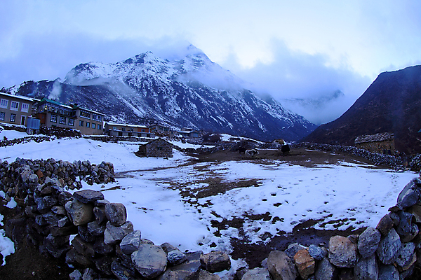 포토 JPG 해외이미지 구름 외관 아시아 이동 자연 미래 산 풍경 사람없음 야외 여름 빛 마을 환경 희망 일몰 안개 큼 신비 네팔 드넓은 히말라야 해외202004 해외포토 자연요소 계절 감정 나라 컨셉 날씨 노을 크기 생태계 파일형식 산맥 이미지허브