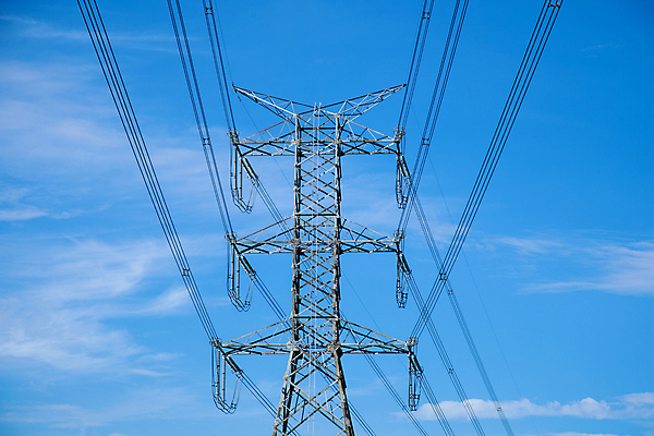 포토 JPG 해외이미지 산업 선 건축양식 하늘 프레임 사람없음 파란색 환경 탑 금속 힘 장비 발전기 에너지 역 위험 큼 전염 철사 볼트 봉 엔진 공학 세대 분배 전압 철강 현재 힘찬 공급 해외202004 해외포토 건축물 교육 건축 컬러 컨셉 교통시설 재질 발전소 공구 질병 크기 감염 파일형식 이미지허브