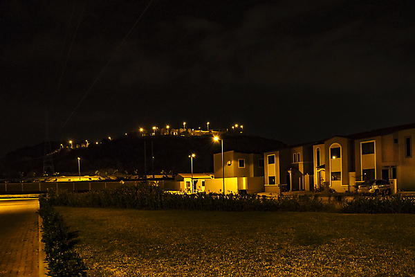 포토 JPG 해외이미지 외관 건축양식 교실 자연 아파트 주택 풍경 사람없음 건물 미국 중앙 야간 장면 커뮤니티 에콰도르 연립주택 이웃 남쪽 교외 줄서기 해외202004 해외포토 자연요소 건축물 교육 건축 북아메리카 학교 모션 남아메리카 방향 생태계 파일형식 이미지허브