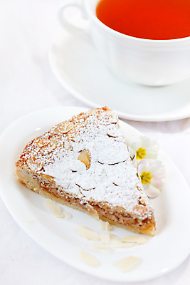 포토 JPG 해외이미지 접시 음식 조각 디저트 사람없음 케이크 식당 카페 견과류 흰색 닫기 달콤 잼 설탕 크림 아몬드 칼로리 해외202004 해외포토 식기 컬러 모션 상점 소스_음식 맛 파일형식 이미지허브