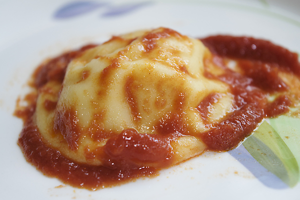 포토 JPG 해외이미지 전통 접시 음식 다이어트 토마토 재료 파스타 건강 요리 사람없음 목재 식사 저녁식사 이탈리아 신선 지중해 먹기 반죽 밀가루 바질 점심식사 폭식 라비올리 채식주의자 핸드메이드 해외202004 해외포토 나무 식기 유럽 바다 채소 모션 서양음식 가루 채식 파일형식 이미지허브