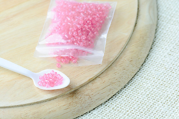 포토 JPG 해외이미지 디자인 여자 백그라운드 패턴 목걸이 장신구 유리 창조 선물 미술 취미 사람없음 목재 장식 초록색 파란색 세트 컬러풀 유행 바위 흰색 도구 원형 작업실 상품 보석 수집 구슬 오브젝트 만들기 수공예 고립 구슬장식 엘리먼트 핸드메이드 스타일 해외202004 해외포토 도형 나무 컬러 무늬 재료 모션 재질 문화예술 사람 돌_바위 광석 공예 파일형식 이미지허브