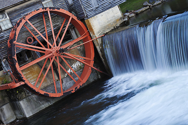 포토 JPG 해외이미지 여행 사람없음 건물 빨간색 물 폭포 가을 바퀴 방앗간 옛날 해외202004 해외포토 자연요소 건축물 계절 컬러 자연 파일형식 이미지허브