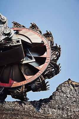 포토 JPG 해외이미지 산업 자연 하늘 사람없음 야외 세로 환경 힘 기계 장비 에너지 작업장 수술 큼 굴착기 발굴 양동이 먼지 화석 공학 거인 석탄 지질학 착취 채석 해외202004 해외포토 교육 의학 치료 중장비 크기 생태계 파일형식 이미지허브