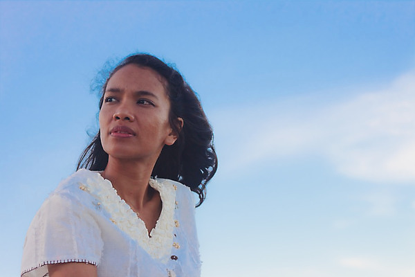 포토 JPG 해외이미지 나무 여자 여행 태국 휴가 휴식 손바닥 그림자 한명 앉기 풍경 물 여름 파란색 태양 여행객 평화 스파 꿈 잠 뜨거움 탈출 휴양지 장면 해먹 안다만 이국적 터키석 파라다이스 해외202004 해외포토 자연요소 식물 1 손 계절 아시아 바다 컬러 컨셉 모션 사람 장소 침대 보석 파일형식 이미지허브