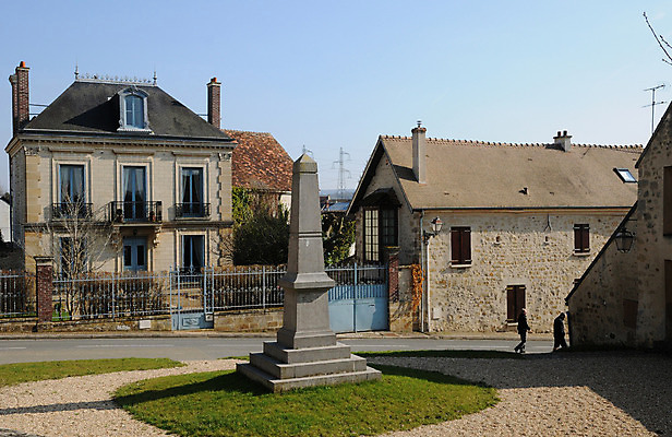 포토 JPG 해외이미지 주택 사람없음 야외 관광지 프랑스 재산 옛날 해외202004 해외포토 유럽 여행 건물 금융 파일형식 이미지허브