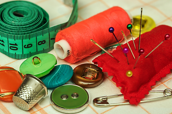 포토 JPG 해외이미지 리본 백그라운드 장신구 사람없음 빨간색 세트 유행 흰색 공구 면 바느질 측정 재단 골무 해외202004 해외포토 컬러 도구 파일형식 이미지허브