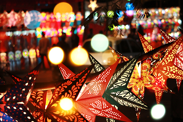 포토 JPG 해외이미지 아시아 별 도로 추상 전등 거리 사람없음 장식 빛 컬러풀 축제 등불 문학 해외202004 해외포토 자연요소 나라 길 컬러 무늬 교통시설 조명 파일형식 이미지허브