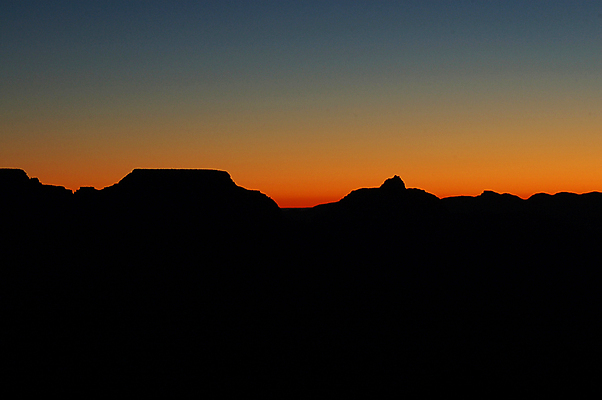 포토 JPG 해외이미지 구름 여행 하늘 산 풍경 사람없음 파란색 빛 컬러풀 여행객 일출 골짜기 미국 황혼 새벽 사막 역사 언덕 옛날 파멸 해외202004 해외포토 자연요소 컬러 컨셉 북아메리카 자연 사람 노을 일몰 파일형식 소멸 이미지허브