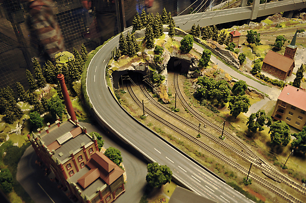 포토 JPG 해외이미지 나무 도로 자동차 표면 지붕 주택 사람 풍경 취미 사람없음 건물 장난감 일몰 미니어처 기차 터널 역 원예 질감 레이아웃 암초 타운 땅바닥 조작 해외202004 해외포토 식물 건축물 길 육상교통 교통시설 대중교통 바닥 모형 노을 도시 파일형식 이미지허브