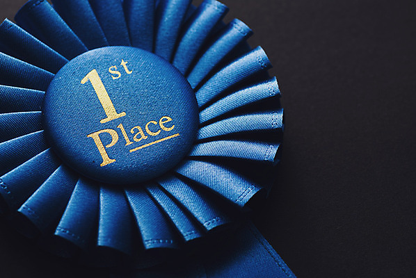 포토 JPG 해외이미지 리본 성공 검은배경 이벤트 사람없음 가로 경쟁 축하 우승 행운 황금 목표 결심 상패 메달 리더 배지 가치 대회 명예 고립 우수 패기 필승 카피스페이스 해외202004 해외포토 백그라운드 컨셉 검은색 공백 최고 자신감 절기 상_우승 상_상패 파일형식 이미지허브