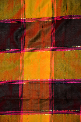 포토 JPG 해외이미지 전통 손 디자인 드레스 옷 꽃 아시아 문화 장갑 백그라운드 패턴 벽지 추상 미술 동양인 사람없음 컬러풀 유행 줄무늬 수확 직물 면 황금 고급 실크 질감 인도네시아 짜임 정교 짜기 핸드메이드 스타일 해외202004 해외포토 식물 잡화 나라 컬러 컨셉 무늬 농업 모션 문화예술 인종 신체부위 파일형식 이미지허브