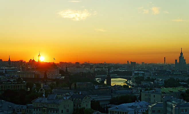 포토 JPG 해외이미지 구름 하늘 주택 풍경 사람없음 빨간색 강 태양 일출 탑 새벽 도시 센터 러시아 종탑 러시아인 모스크바 크렘린궁전 해외202004 해외포토 자연요소 서양인 건축물 유럽 컬러 건물 노을 궁전 크렘린 파일형식 이미지허브