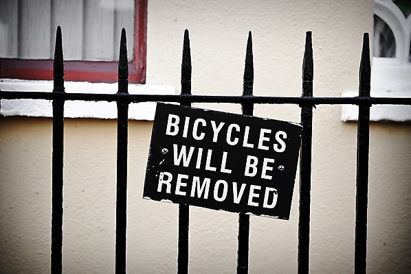 포토 JPG 해외이미지 경고 사람없음 자전거 금지 묘사 사인 아일랜드 더블린 해외202004 해외포토 유럽 바이크 파일형식 이미지허브