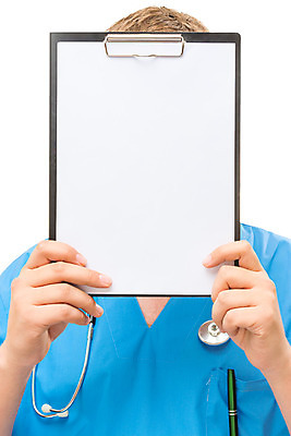 포토 JPG 해외이미지 백인 직업 손 남자 포스터 종이 백그라운드 유니폼 비즈니스 통신 청진기 노동자 건강 병원 한명 사람 성인 약 우주 공백 방 간호사 의사 흰색 잡기 업무 신용카드 메시지 파일 처방 보여주기 외과 고립 돌봄 서류판 해외202004 해외포토 서양인 1 옷 컬러 의학 의료기기 모션 신체부위 금융 사무용품 의료진 작업 파일형식 이미지허브