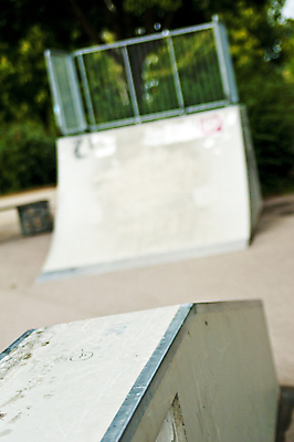 포토 JPG 해외이미지 라이프스타일 공원 문화 스포츠 포즈 사람없음 야외 운동 유행 도시 스케이트보드 가장자리 소프트포커스 위험 스케이트장 콘크리트 스타일 해외202004 해외포토 공공시설 컨셉 스포츠시설 촬영기법 건강 생활 보드_스포츠 둘레 파일형식 이미지허브