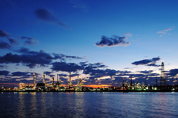 포토 JPG 해외이미지 산업 공장 사람없음 환경 에너지 휘발유 석유 발굴 연료 가스 매연 지구온난화 해외202004 해외포토 공업 환경오염 기후변화 파일형식 이미지허브