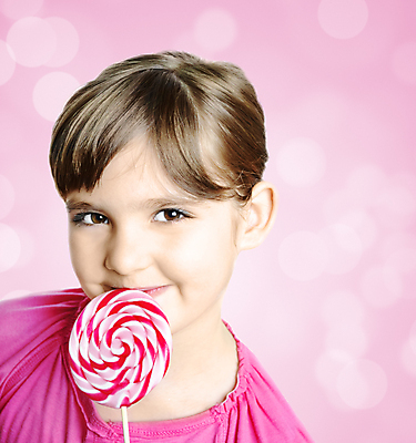 포토 JPG 해외이미지 백인 1 라이프스타일 손 응시 공원 여자 행복 얼굴 어린이 음식 분홍색 백그라운드 막대사탕 사탕 한명 사람 컬러풀 금발 유행 기쁨 흰색 표현 달콤 서커스 설탕 먹기 보케 해외202004 해외포토 서양인 헤어스타일 시선 공공시설 감정 컬러 모션 디저트 생활 신체부위 맛 파일형식 이미지허브