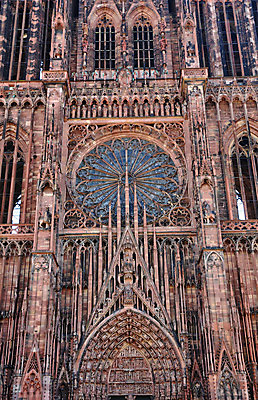 포토 JPG 해외이미지 조각 건축양식 사람없음 관광지 성당 교회 프랑스 역사 재산 고딕 스트라스부르 해외202004 해외포토 건축 유럽 여행 종교건축 건물 금융 파일형식 이미지허브