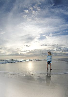 포토 JPG 해외이미지 구름 여자 어린이 모래 바다 백그라운드 자연 하늘 한명 야외 물 반사 황혼 일몰 서핑 수면 소금물 수평선 플로리다 해외202004 해외포토 자연요소 1 사람 노을 미국 수상스포츠 생태계 파일형식 이미지허브