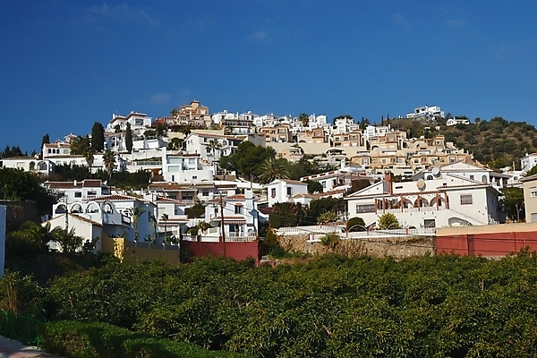 포토 JPG 해외이미지 모양 디자인 벽 비즈니스 건축양식 하늘 산 아파트 주택 사람없음 야외 건물 금융 파란색 빛 반사 탑 고층빌딩 블록 발코니 스페인 재산 도심 큼 타운 교외 안달루시아 해외202004 해외포토 건축물 건축 유럽 컬러 빌딩 경제 도시 크기 파일형식 이미지허브