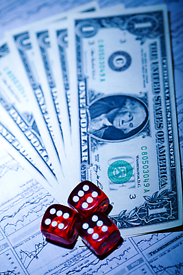 포토 JPG 해외이미지 지폐 실내 사람없음 달러 도박 카지노 주사위 외화 겜블 해외202004 해외포토 돈 내부 금융 파일형식 이미지허브