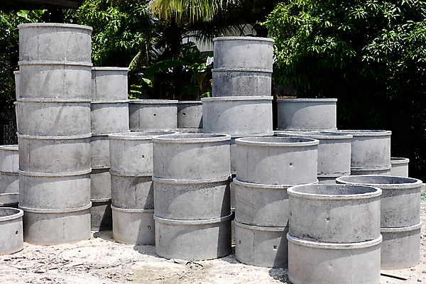 포토 JPG 해외이미지 산업 백그라운드 비즈니스 공장 사람없음 물 파란색 쌓기 회색 반지 원형 그룹 제조 주식 연결 땅 창고 시멘트 정리 튜브 배수구 콘크리트 폐수 하수 해외202004 해외포토 자연요소 도형 컬러 장신구 공업 모션 금융 환경오염 파일형식 이미지허브