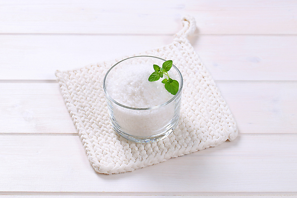 포토 JPG 해외이미지 재료 휴식 사람없음 컵 스파 허브 피부관리 입욕소금 해외202004 해외포토 식물 식기 컨셉 뷰티 미용용품 소금 파일형식 이미지허브