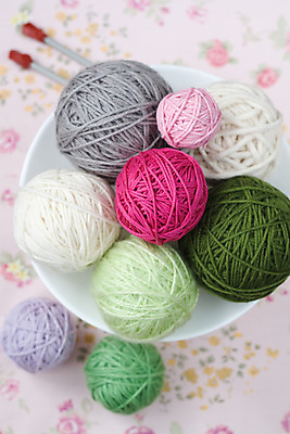 포토 JPG 해외이미지 커플 밧줄 분홍색 공 가족 주택 서기 취미 사람없음 빨간색 초록색 노란색 보라색 어둠 고요 기쁨 식탁보 흰색 업무 고리 뜨개질 달콤 작음 큼 레이아웃 피라미드 양모 얇은 철강 혼자 안락 해외202004 해외포토 건축물 감정 줄 컬러 컨셉 관계 모션 건물 직물 작업 맛 크기 랜드마크 파일형식 이미지허브