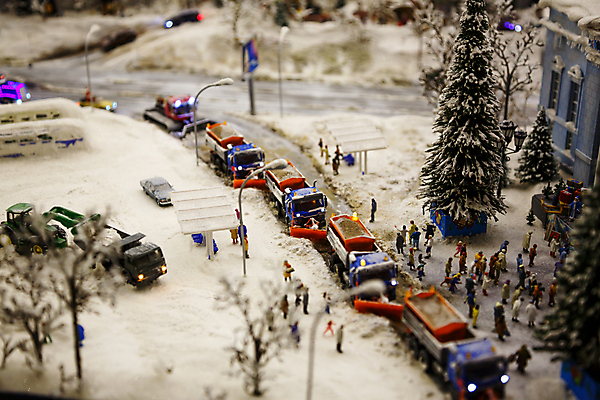 포토 JPG 해외이미지 겨울 자동차 사람없음 장난감 미니어처 눈 도시 오브젝트 해외202004 해외포토 자연요소 계절 육상교통 날씨 모형 파일형식 이미지허브