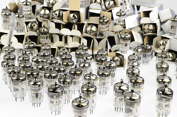 포토 JPG 해외이미지 산업 전구 유리 사람없음 전자제품 빛 힘 수확 램프 투명 라디오 복고 전자 오디오 철사 튜브 고립 다이오드 옛날 진공 해외202004 해외포토 농업 재질 조명 파일형식 이미지허브