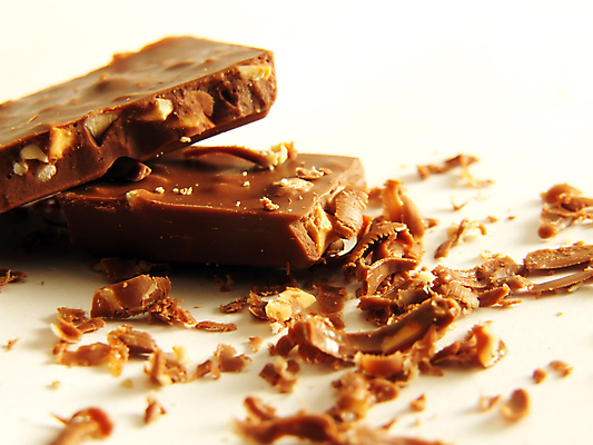 포토 JPG 해외이미지 음식 조각 다이어트 디저트 발렌타인데이 사탕 사람없음 갈색 케이크 초콜릿 검은색 어둠 블록 견과류 흰색 바 먹기 칼로리 코코아 고립 깨짐 넘어짐 헤이즐넛 개암 중독자 해외202004 해외포토 열매 음료 컬러 컨셉 모션 데이이벤트 건강 파일형식 이미지허브