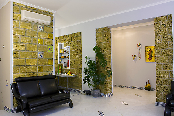 포토 JPG 해외이미지 의자 창문 호텔 전등 사람없음 장식 소파 방 램프 블라인드 해외202004 해외포토 가구 숙소 조명 커튼 파일형식 이미지허브