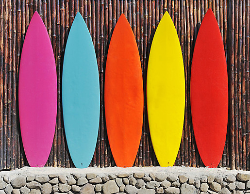 포토 JPG 해외이미지 사람없음 야외 빨간색 초록색 노란색 보라색 수상스포츠 서핑보드 서핑 오브젝트 5 해외202004 해외포토 스포츠 컬러 숫자 보드_스포츠 파일형식 이미지허브
