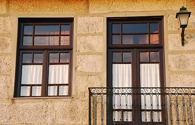 포토 JPG 해외이미지 전통 벽 건축양식 창문 지붕 주택 프레임 사람없음 건물 장식 수확 골동품 발코니 시골 등불 램프 도시 달콤 포르투갈 묘사 그림 복고 대리석 옛날 화강암 해외202004 해외포토 건축물 건축 유럽 농업 재료 조명 암석 맛 파일형식 이미지허브