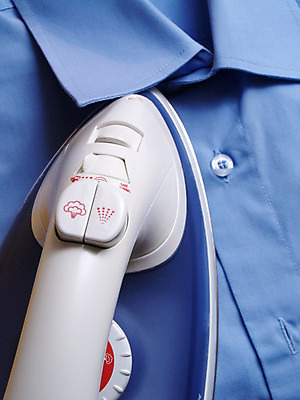 포토 JPG 해외이미지 라이프스타일 옷 셔츠 가사 가정 새로움 주택 실내 사람없음 내부 파란색 흰색 뜨거움 우아함 철 날씬함 묘사 서비스 사인 리빙 다리미질 디테일 안락 해외202004 해외포토 컬러 컨셉 상의 건물 생활 몸매 파일형식 이미지허브