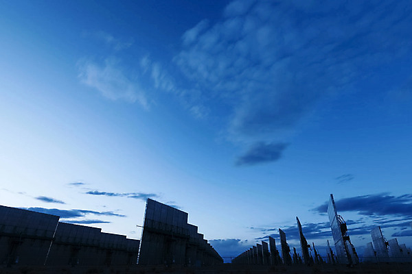 포토 JPG 해외이미지 구름 과학 밭 하늘 산 세포 따뜻함 풍경 사람없음 초록색 파란색 글로벌 햇빛 태양 반사 환경 금속 맑음 힘 재활용 발전기 에너지 시골 판넬 뜨거움 에코 태양에너지 시스템 자원 세대 내추럴 혁명 무료 생태학 현재 공급 획기적 해외202004 해외포토 자연요소 교육 컬러 컨셉 농업 재질 날씨 발전소 그린에너지 친환경 파일형식 이미지허브